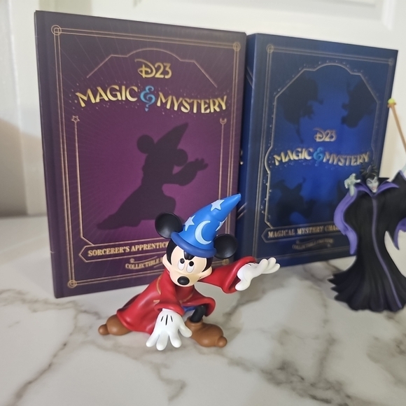 Disney D23 Magic & Mystery Figurines - Sorcerer Mickey And Maleficent - Picture 2 of 3